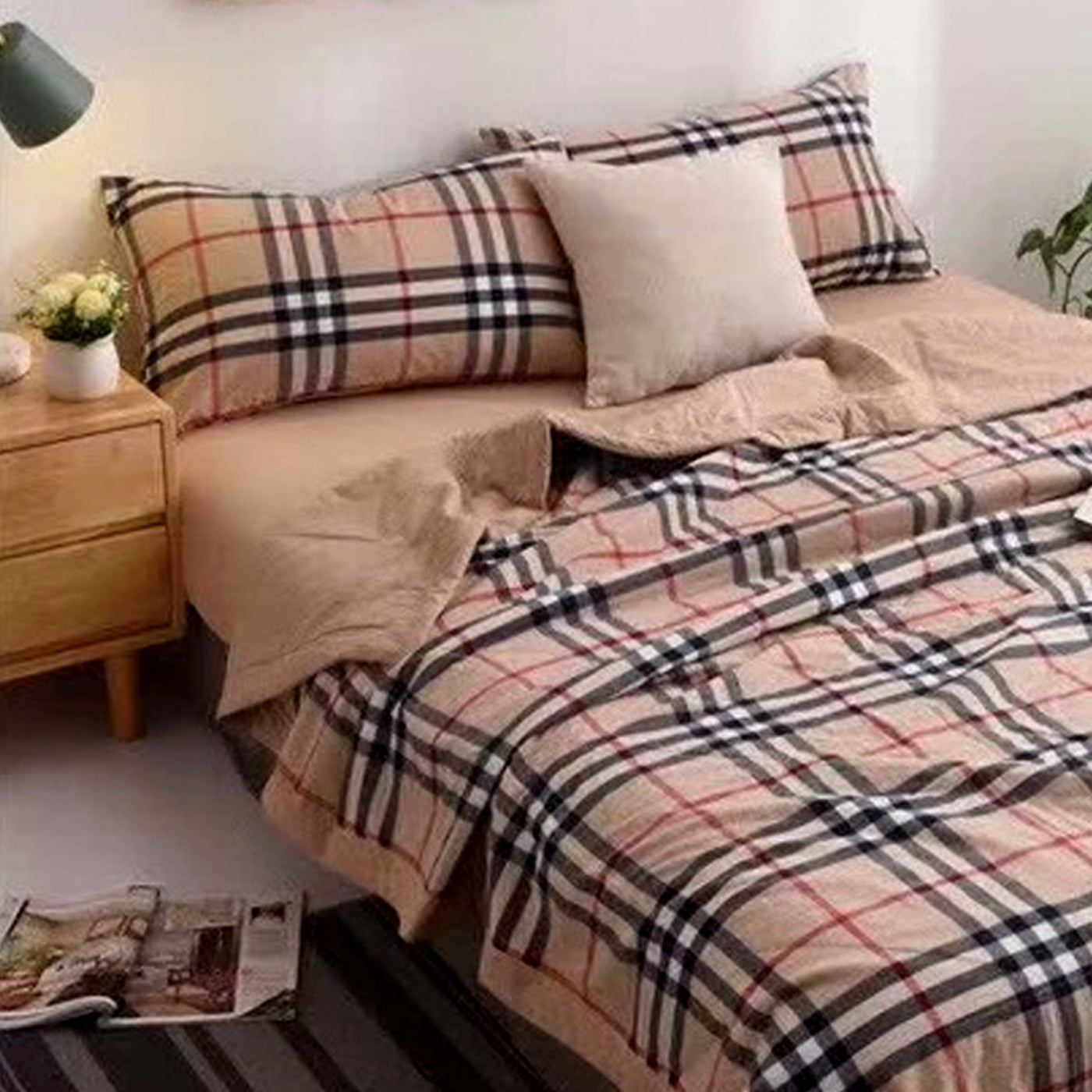 Enemy brown check printed Bed Sheets