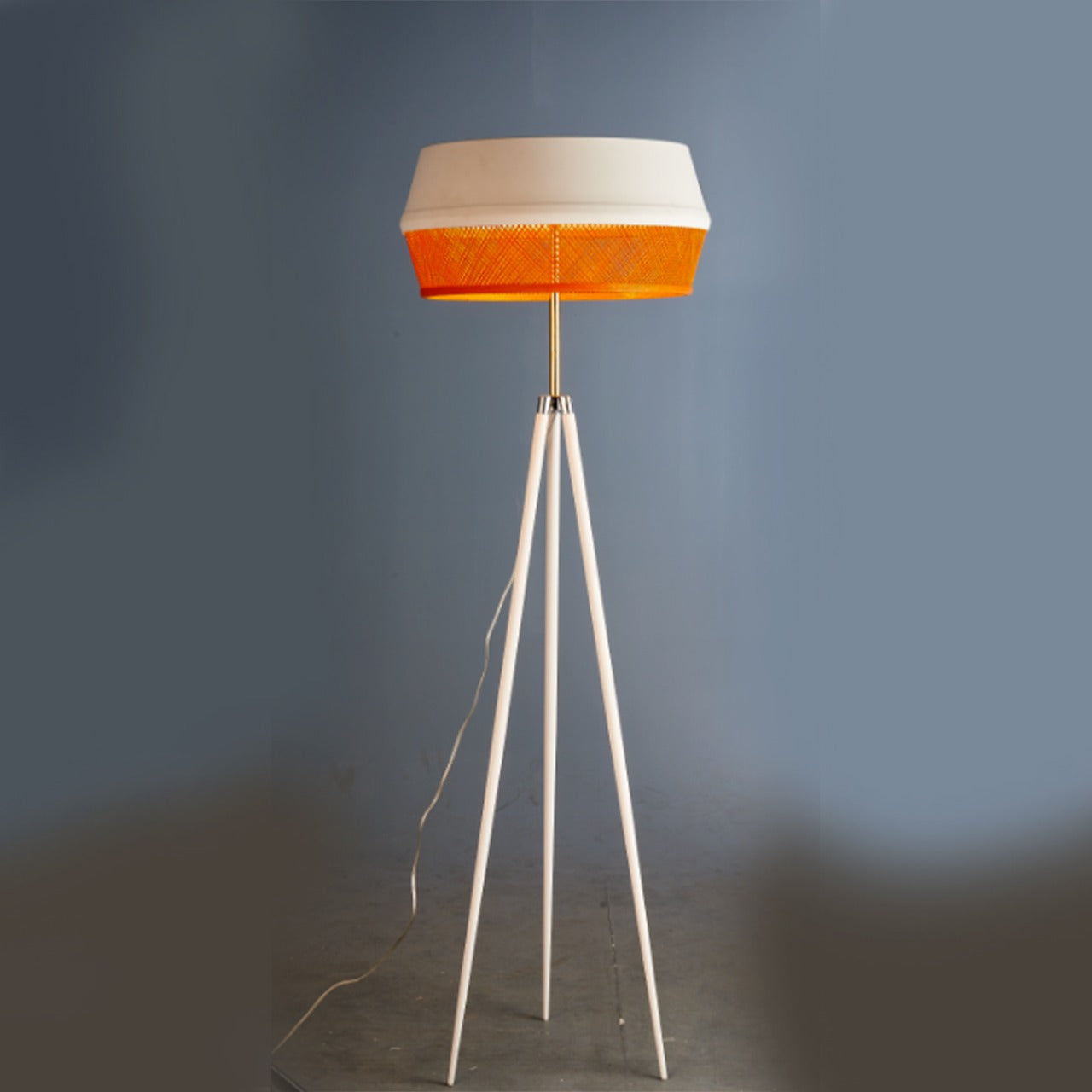 Akira classic golden crystal tripod table lamp