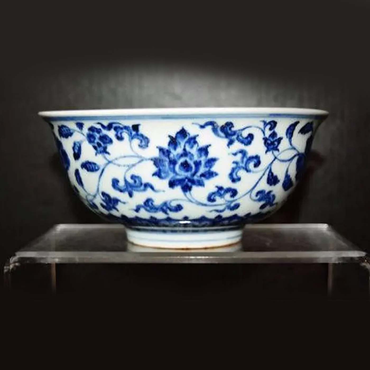 Chinese Ming Dynasty Emperor Blue and White Porcelain Bowl